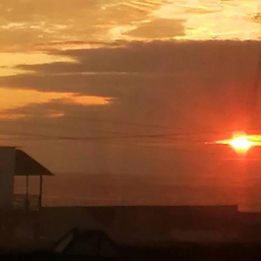 Encantadora casa con vista al mar, sol todo el año